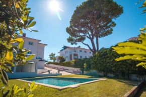 188 Apartments - Buganvília - pool and balcony
